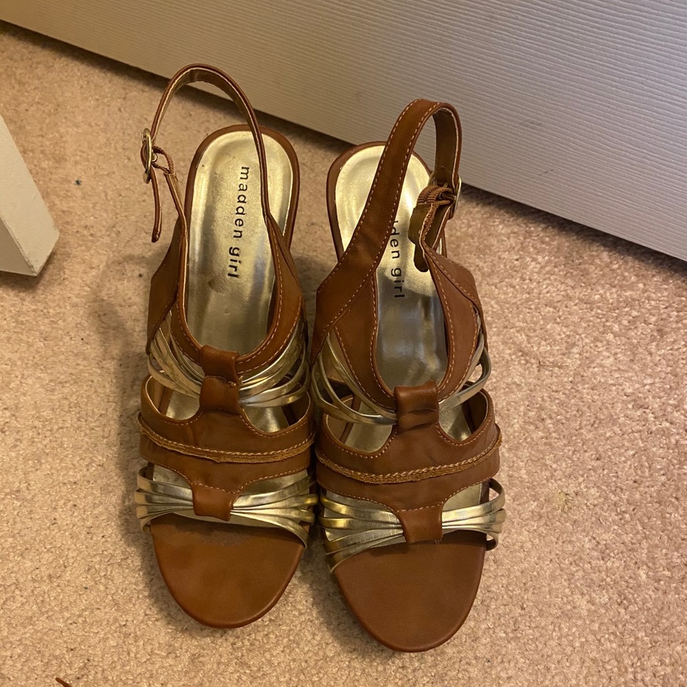 Madden Girl Wedges